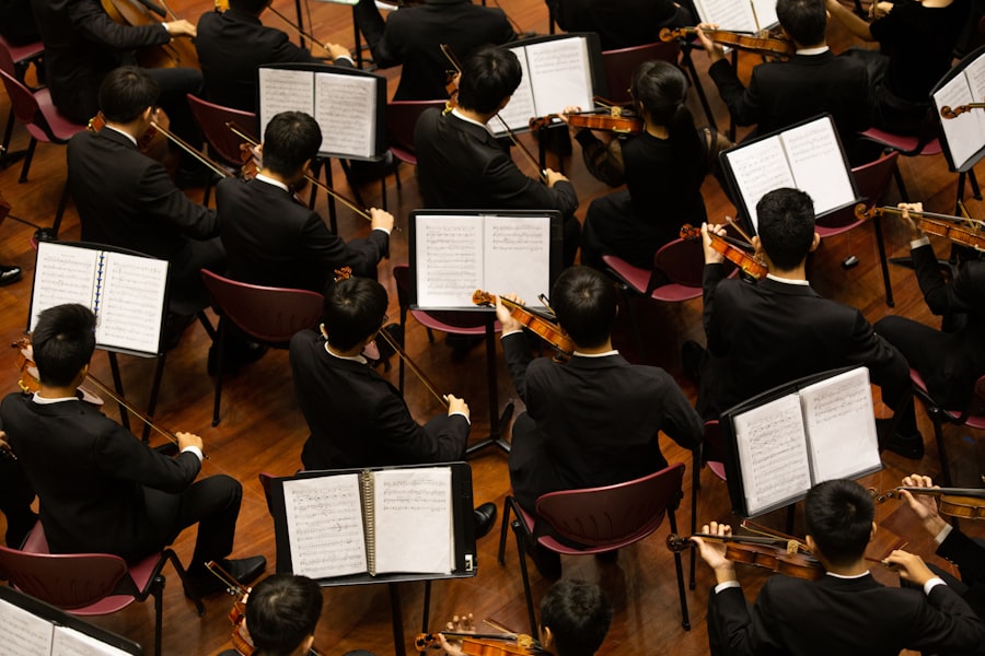 Musikerinnen und Musiker bei der gemeinsamen Probe